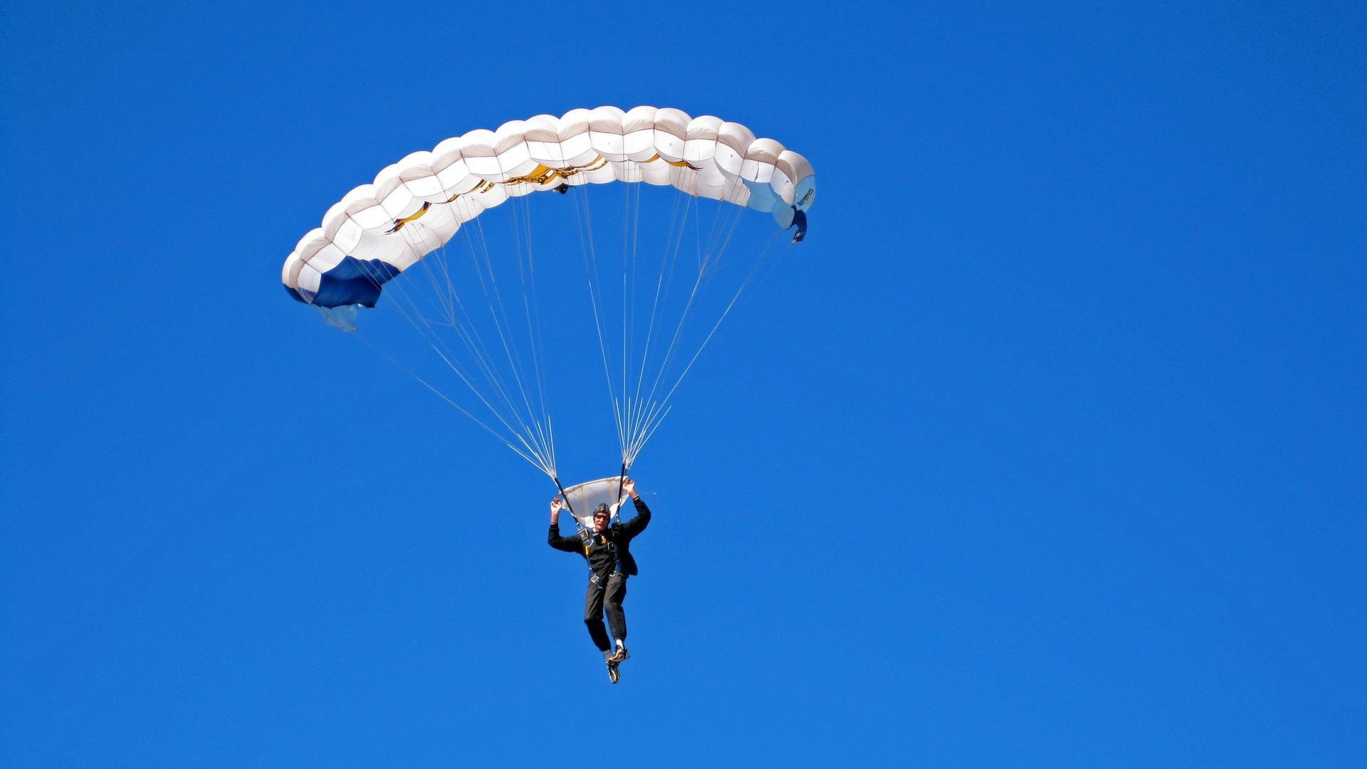 开云体育入口-大型星空骑行体验，夜色中自由驰骋的快感，星空自驾营地