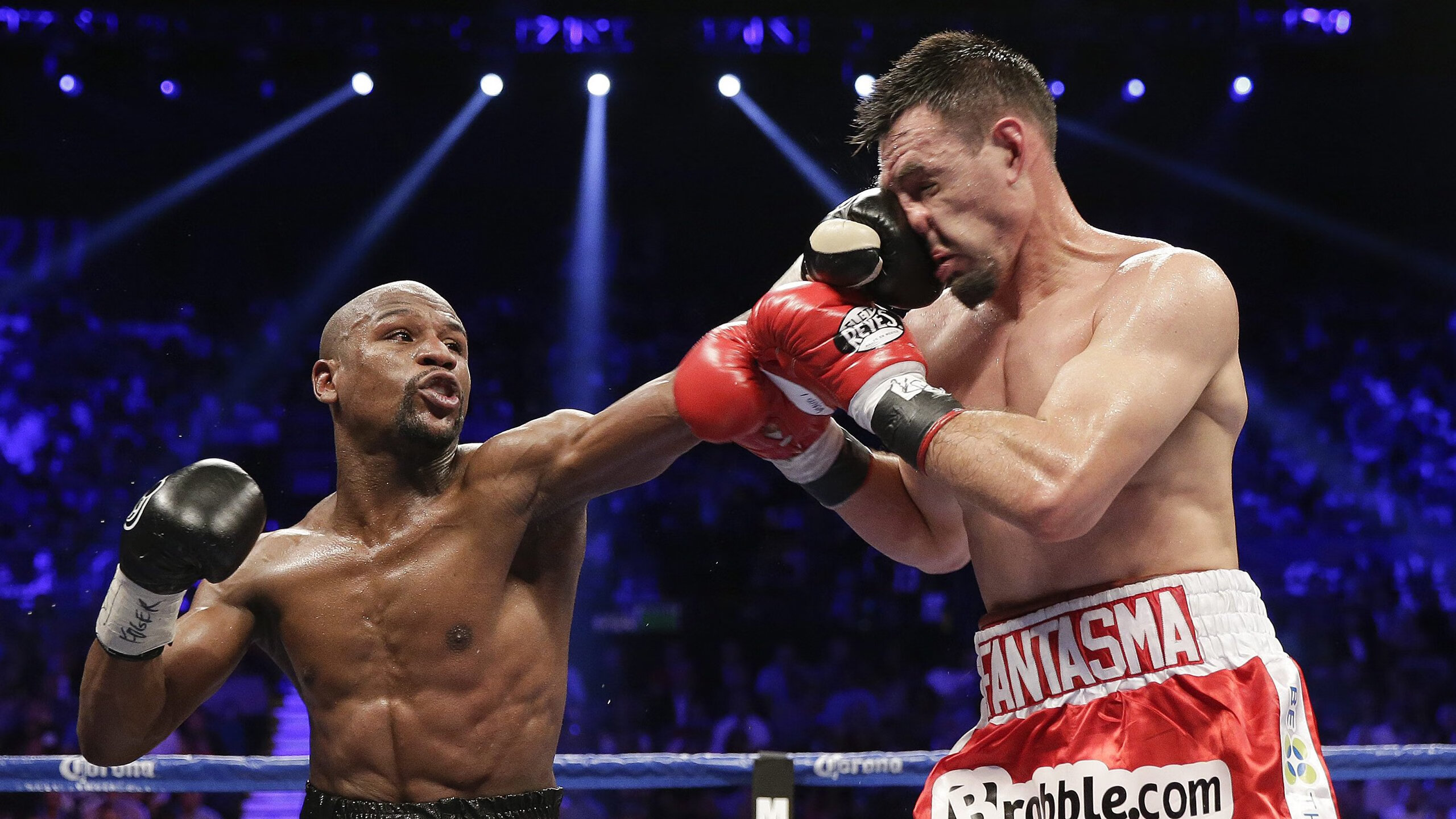 kaiyun-湖人后场新组合浓眉拉塞尔擦出火花，湖人榜眼拉塞尔